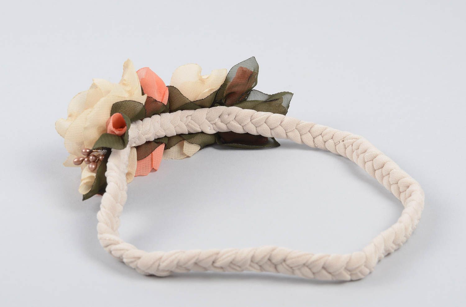 Designer Schmuck zartes Haarband mit Blumen handmade Accessoire für Haare  foto 2