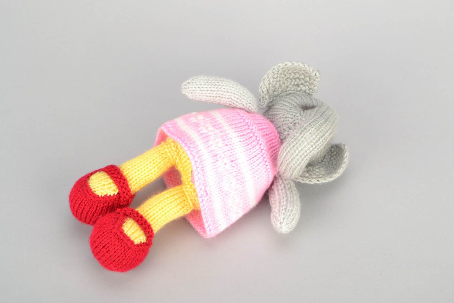 Brinquedo tricotado para interior feito à mão  foto 4