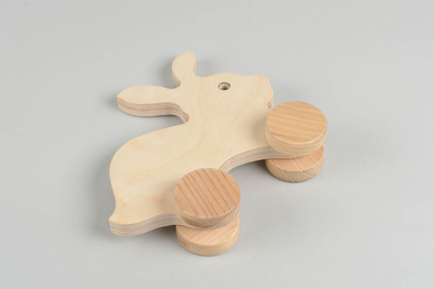 Замечательная игрушка ручной работы игрушка каталка Заяц игрушка из дерева фото 3