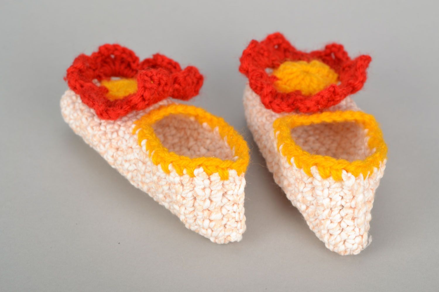 Pantofole di lana da bambine fatte a mano scarpe per casa in colore vivace
 foto 4
