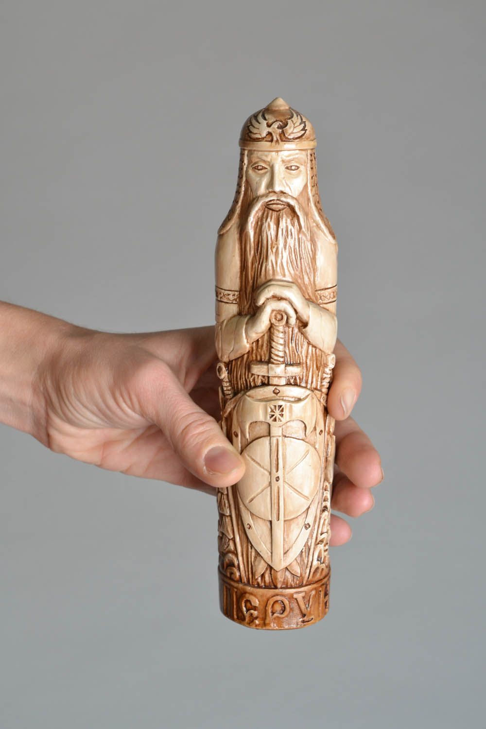 Figurine originale d'argile blanche faite main 'Pérun' photo 1