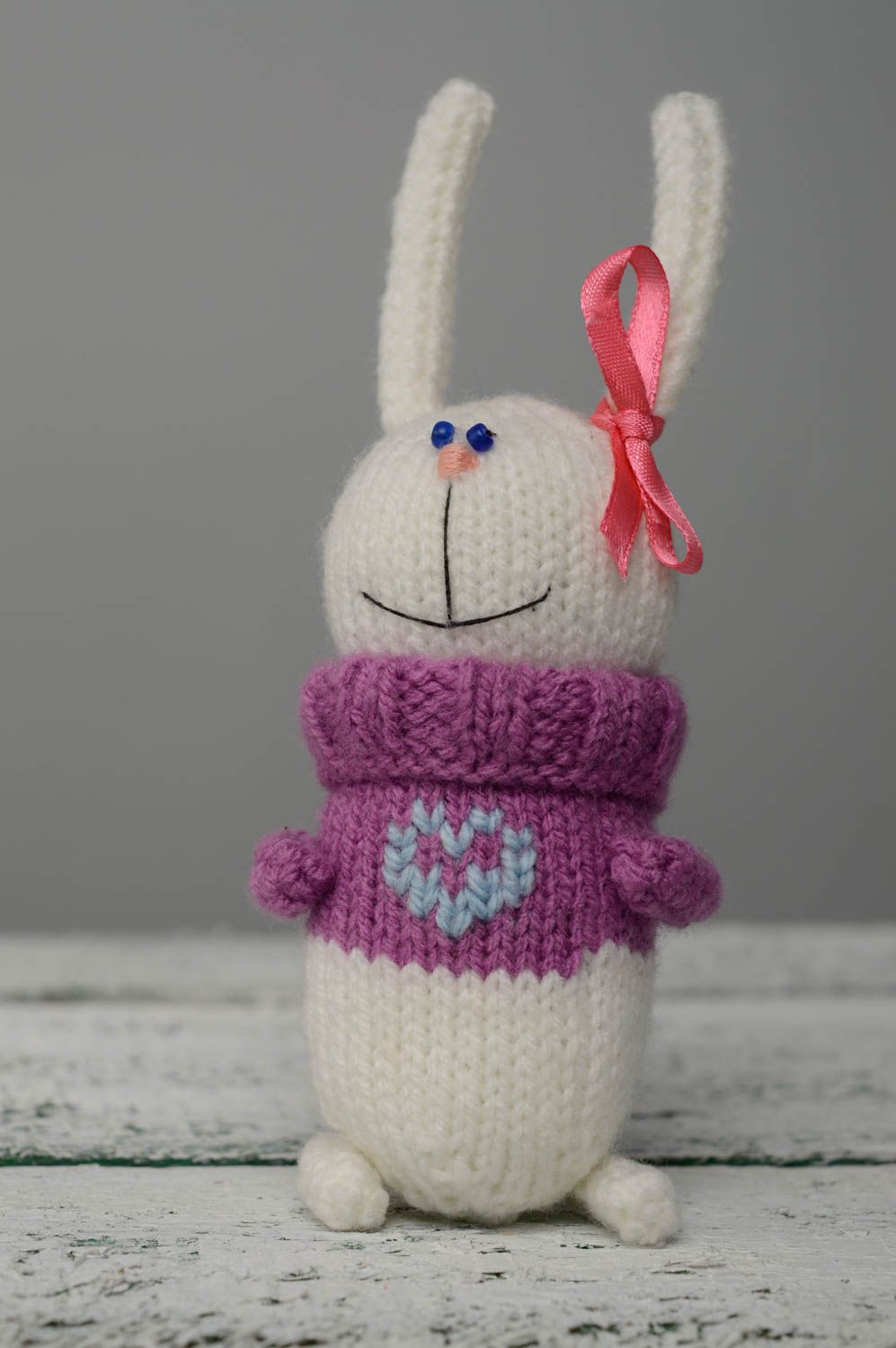 Peluche tricotée avec des aiguilles Lièvre photo 1
