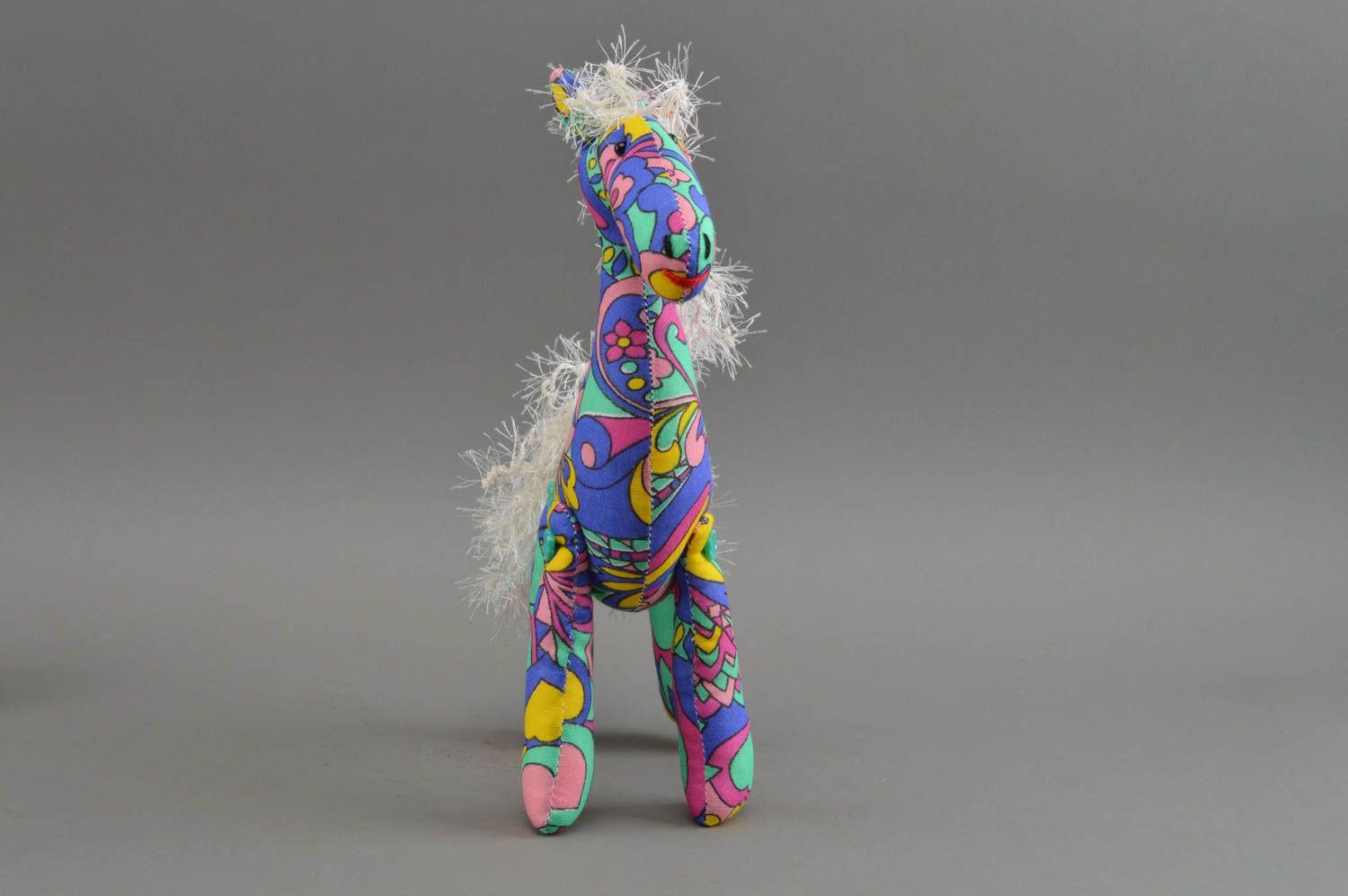 Тканевая игрушка в виде лошадка разноцветная яркая пестрая смешная ручной работы фото 3