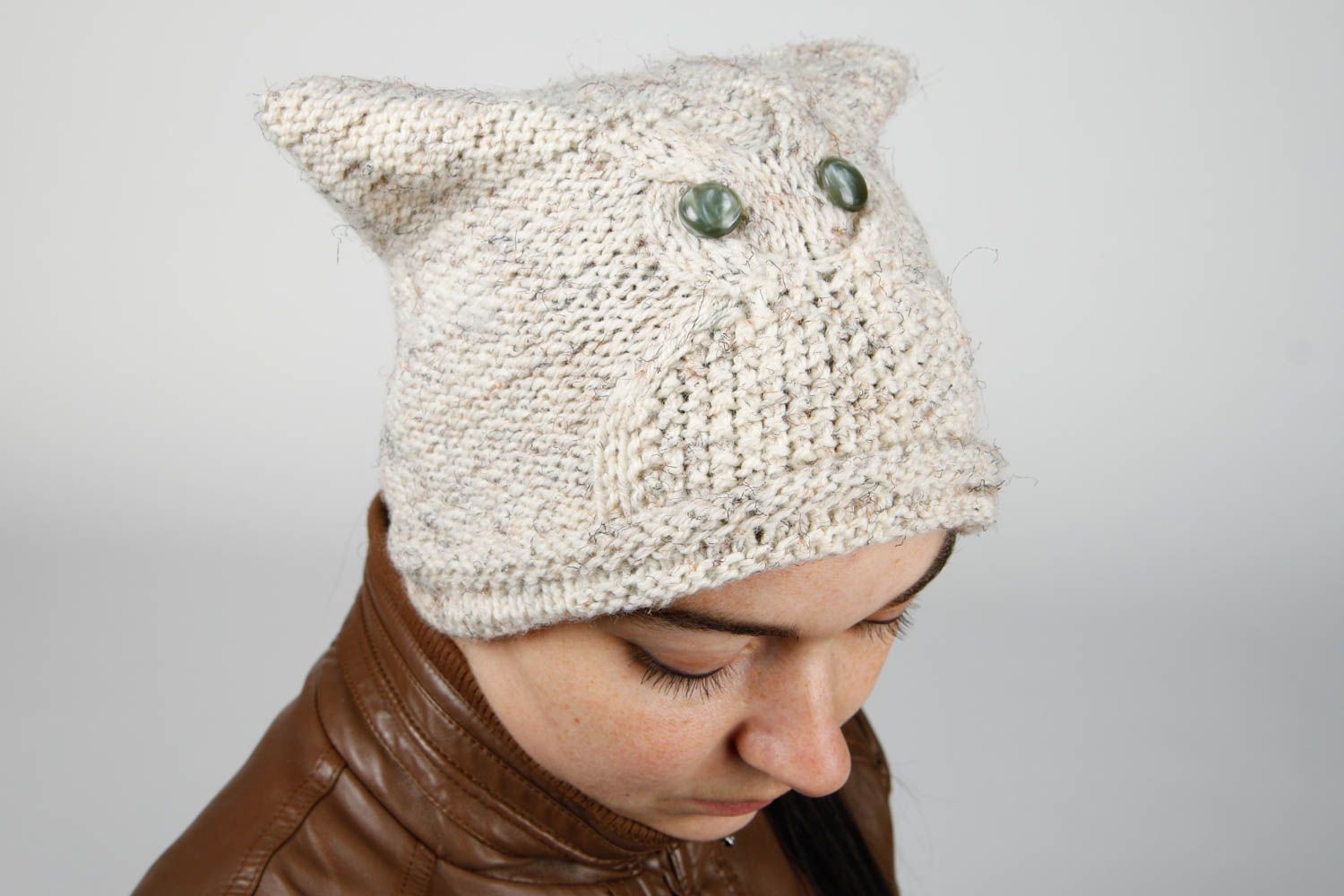 Handmade graue Mütze Eule Accessoire für Frauen Winter Mütze gestrickt  foto 2