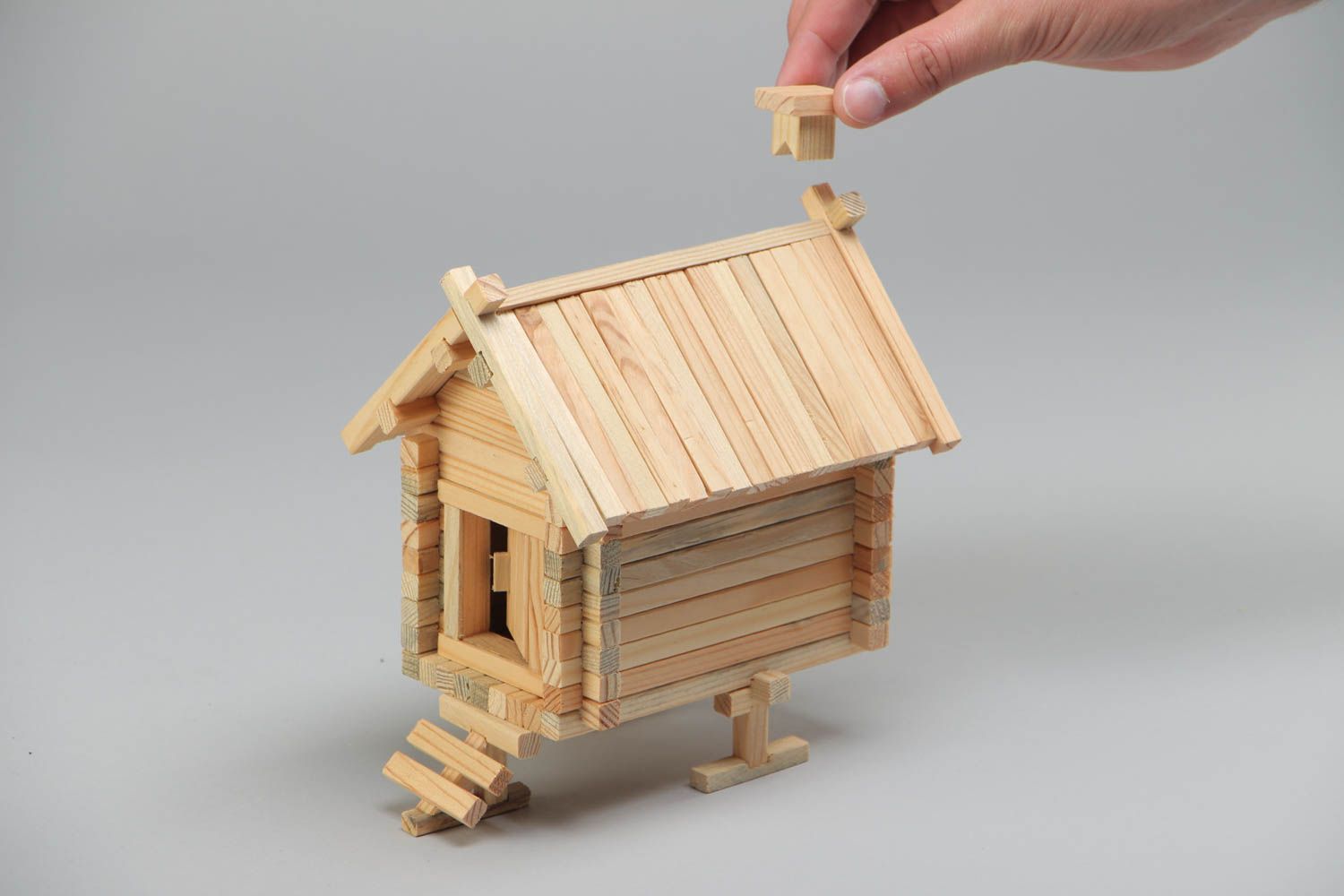 Handmade Baukasten aus Holz Haus aus 102 Einzelteilen originell Spiel für Kind foto 5