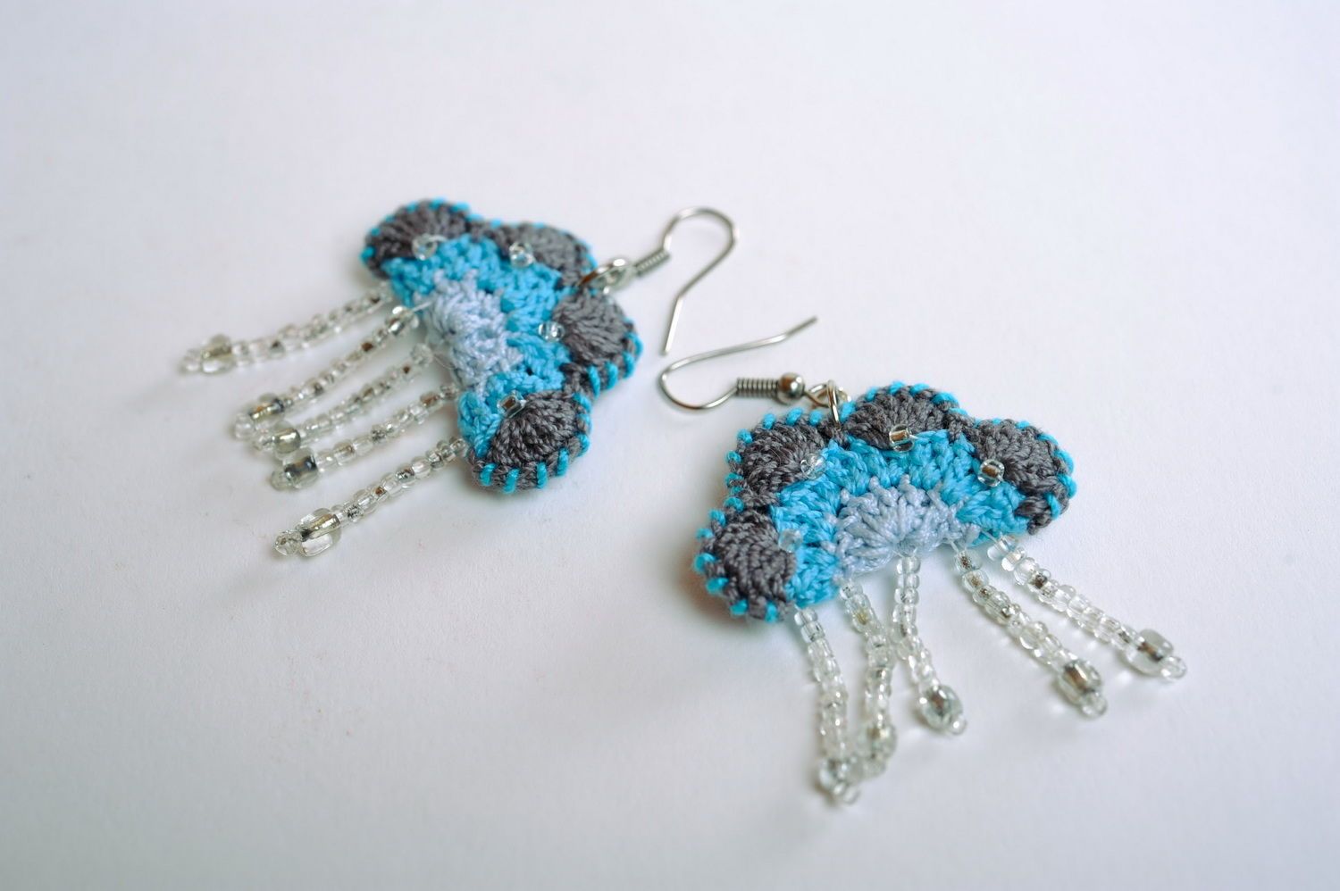 Boucles d'oreilles artisanales tricotées au crochet photo 3