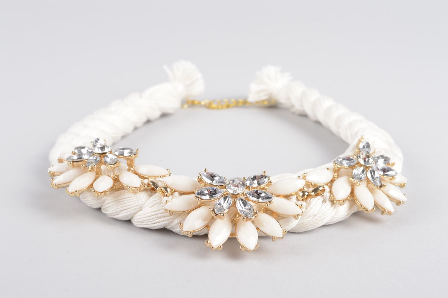 Handmade beautiful jewelry unusual white accessory massive textile necklace photo 2