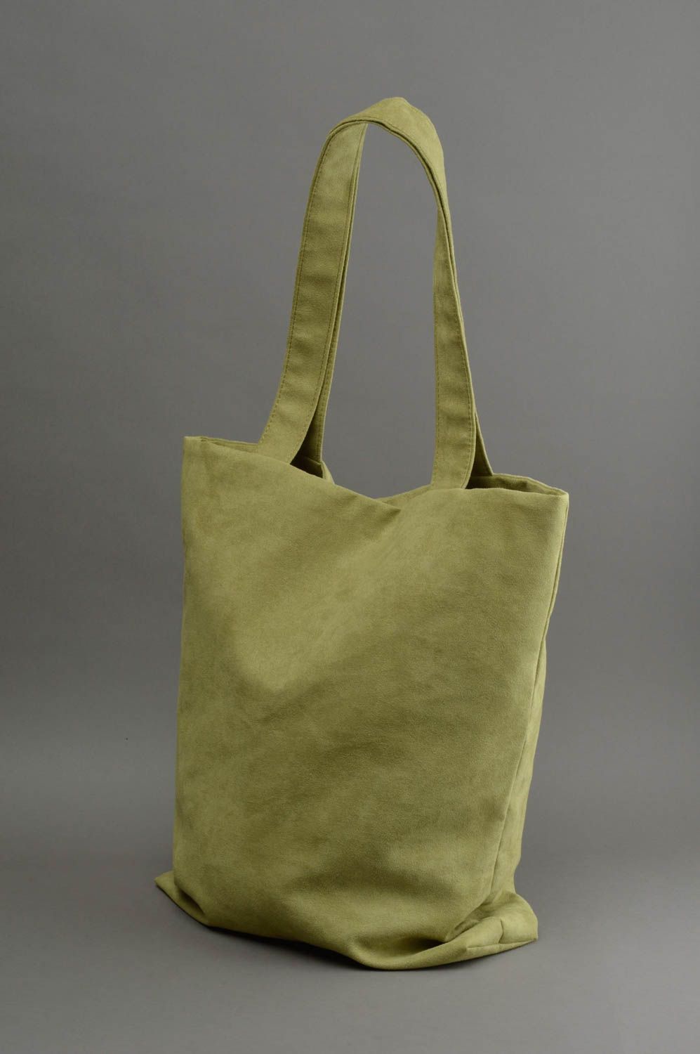 Зеленая сумка из искусственной замши с внутренним карманом пошитая вручную фото 2