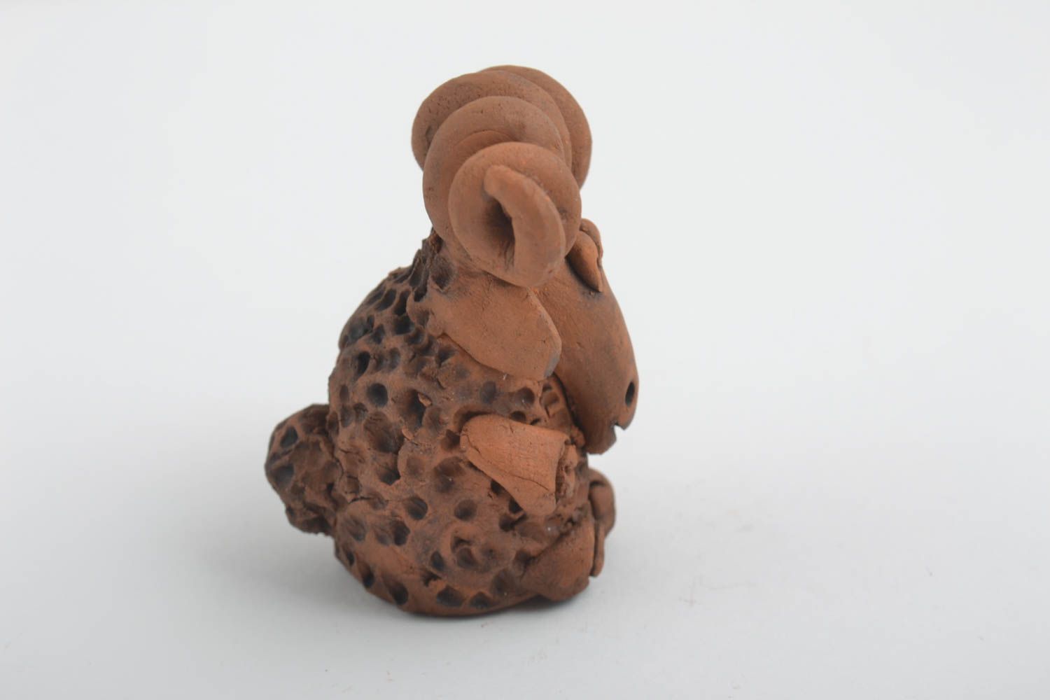 Figurine animal fait main Petite statuette mouton en argile Déco intérieur photo 3