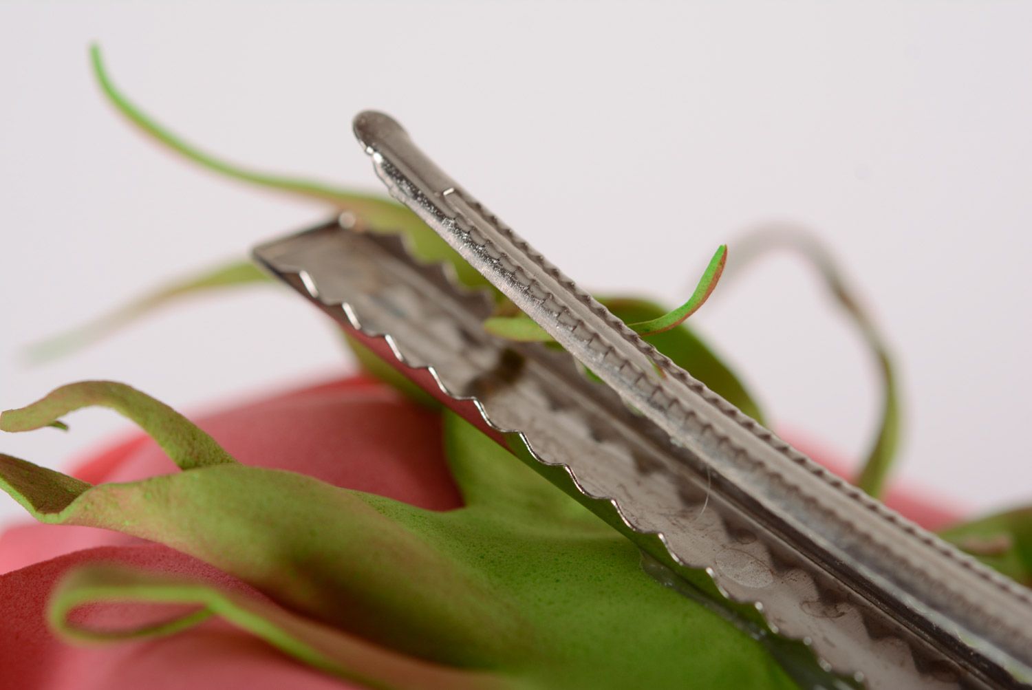 Dark pink handmade fomiran fabric flower hair clip with rose photo 5