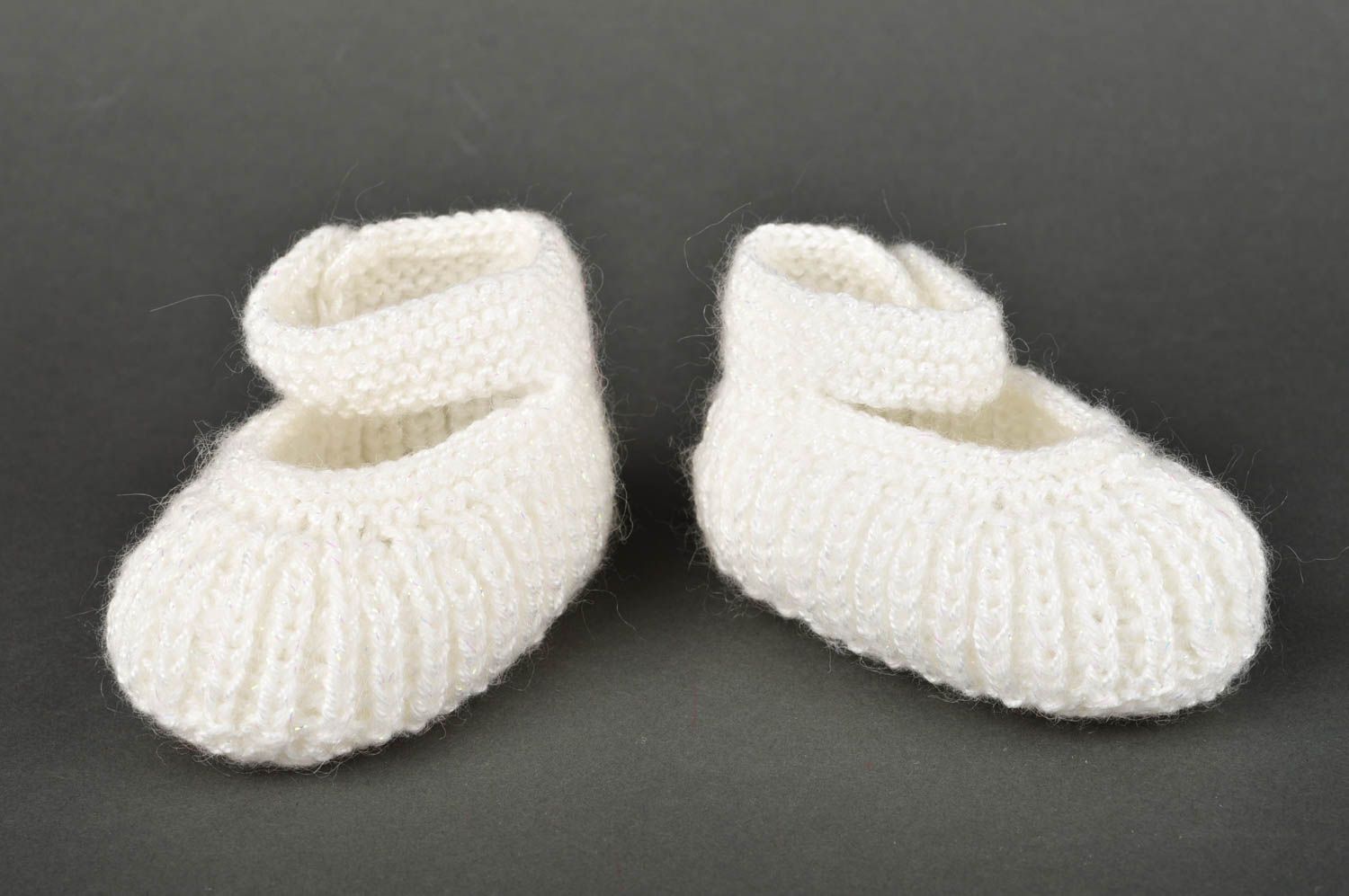 Chaussons au crochet faits main Chaussures bébé blancs jolis Vêtement bébé photo 2