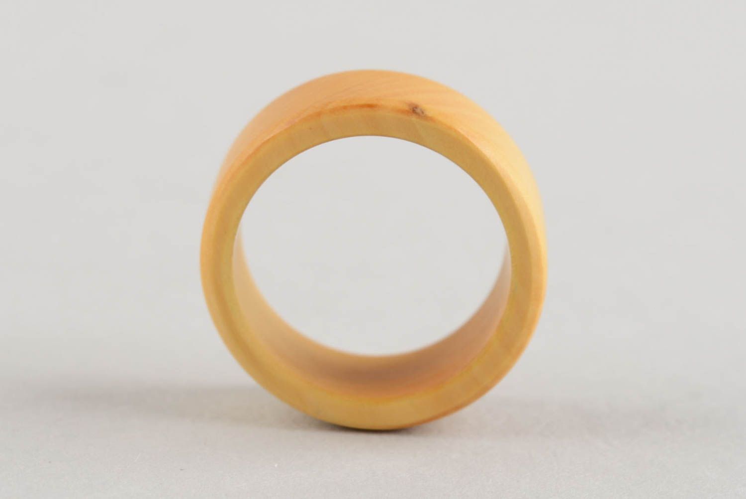 Bague anneau en bois clair naturel faite main accessoire original unisexe photo 4