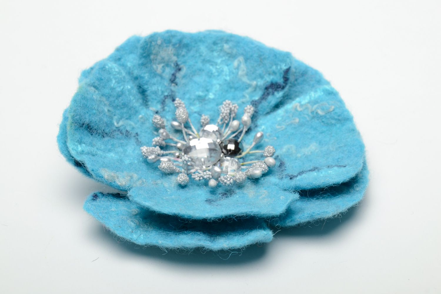 Broche en laine feutrée fleur bleue faite main photo 3