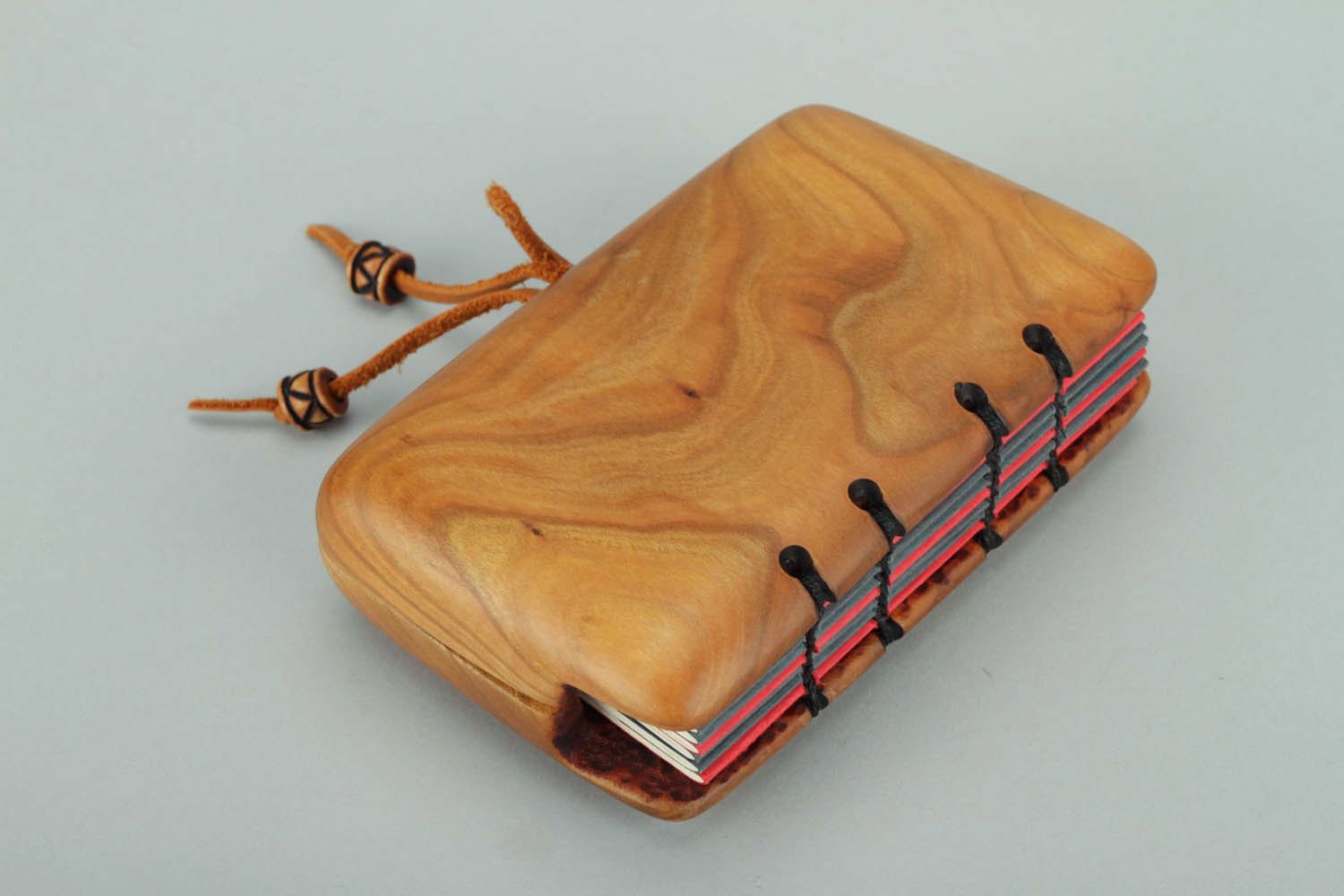 Designer's notebook with wooden cover Neatness photo 4