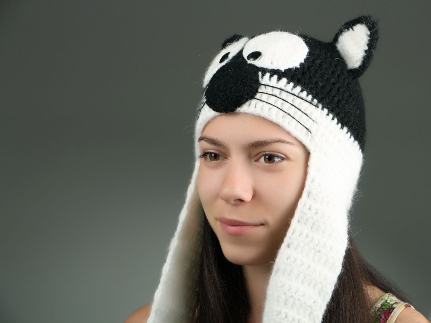 Child's knitted hat Black and white cat photo 5