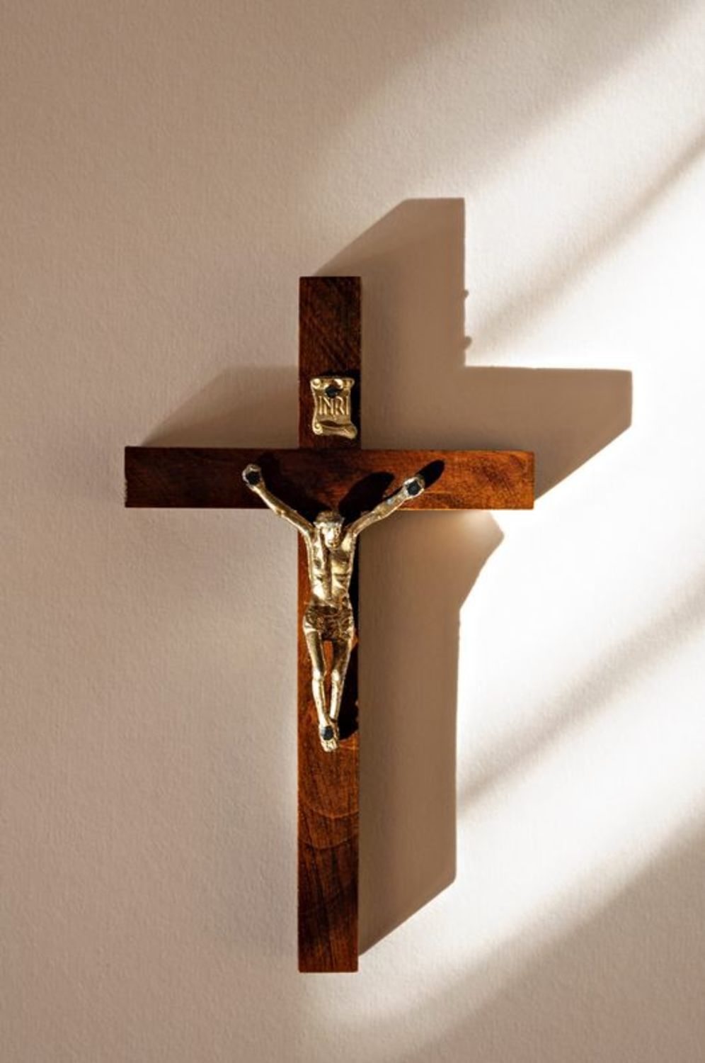Small wall crucifix photo 3
