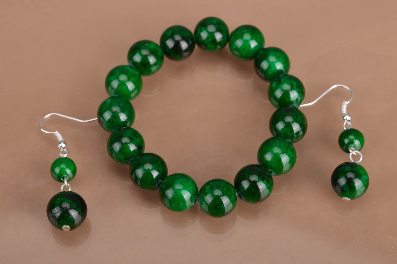 Handmade green beaded jewelry set designer accessories earrings and bracelet photo 2