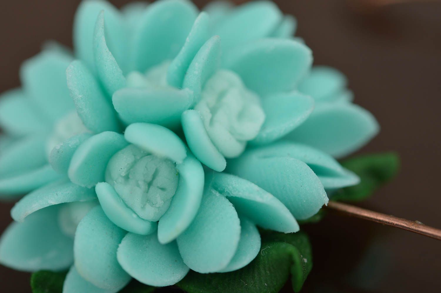 Boucles d'oreilles pendantes en pâte polymère bleue faites main boules de fleurs photo 4