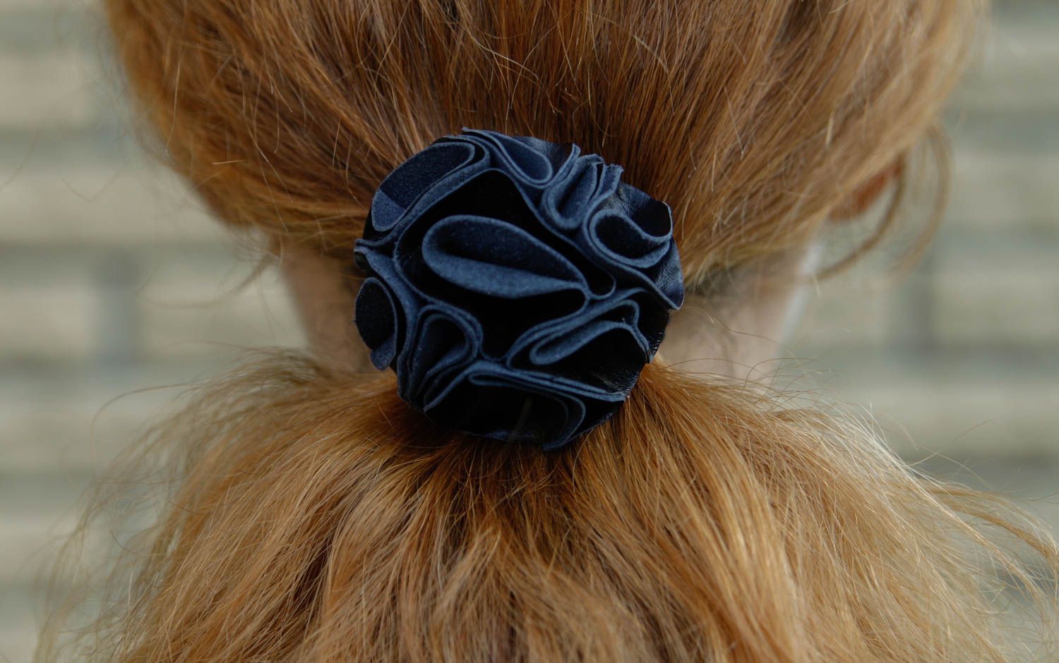 Schmuck handgemacht Mädchen Haarschmuck Blumen Haargummi Mode Accessoire dunkel
 foto 2