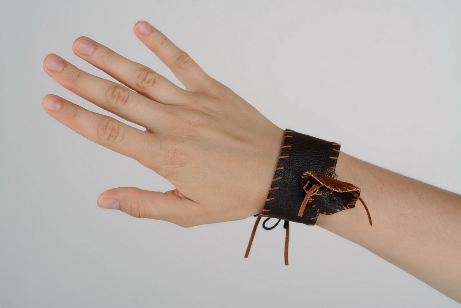 Leather bracelet of black color photo 1