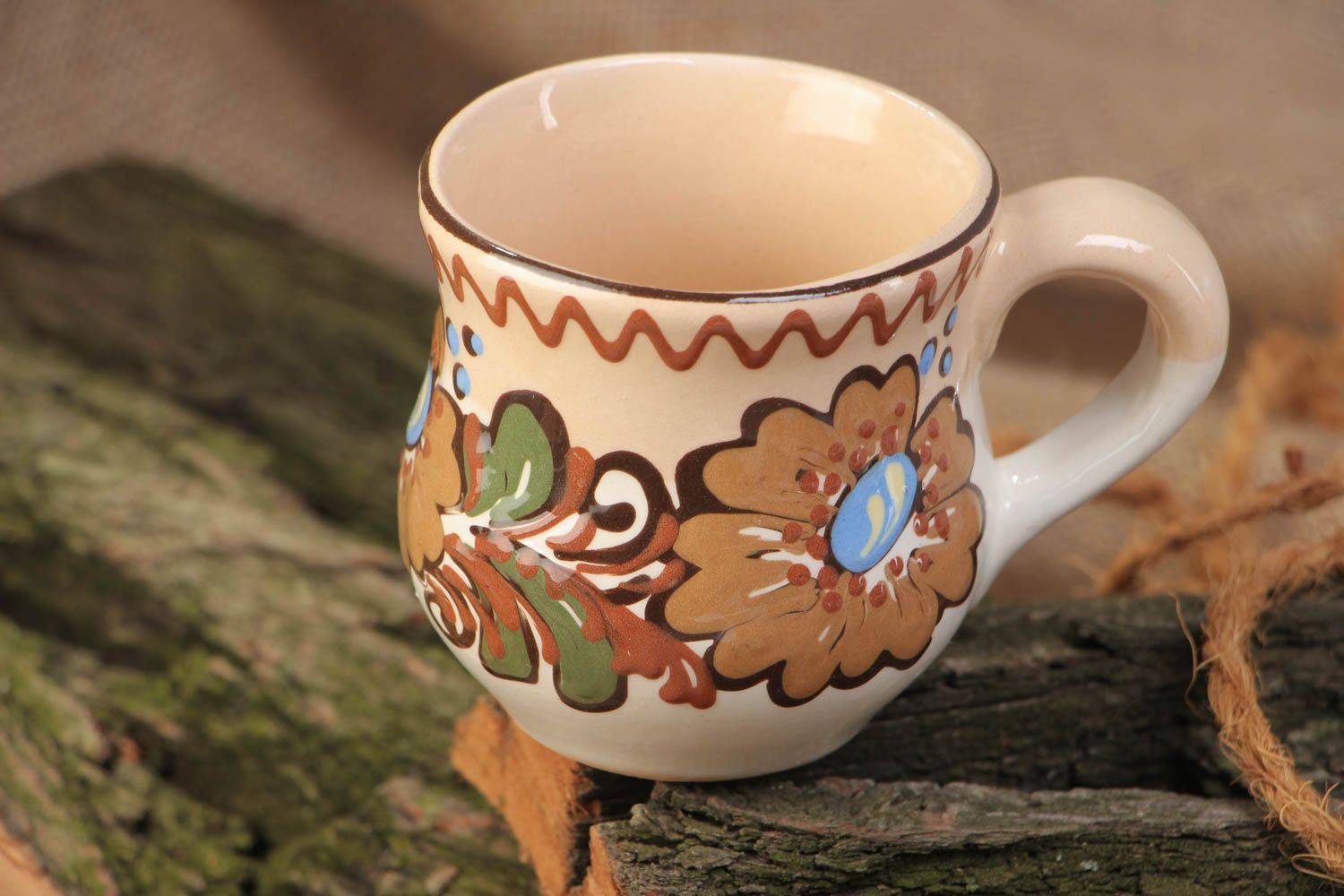 Schöne bemalte mit Glasur handgemachte Ton Tasse mit Ornament 180 ml für heiße Getränke foto 1