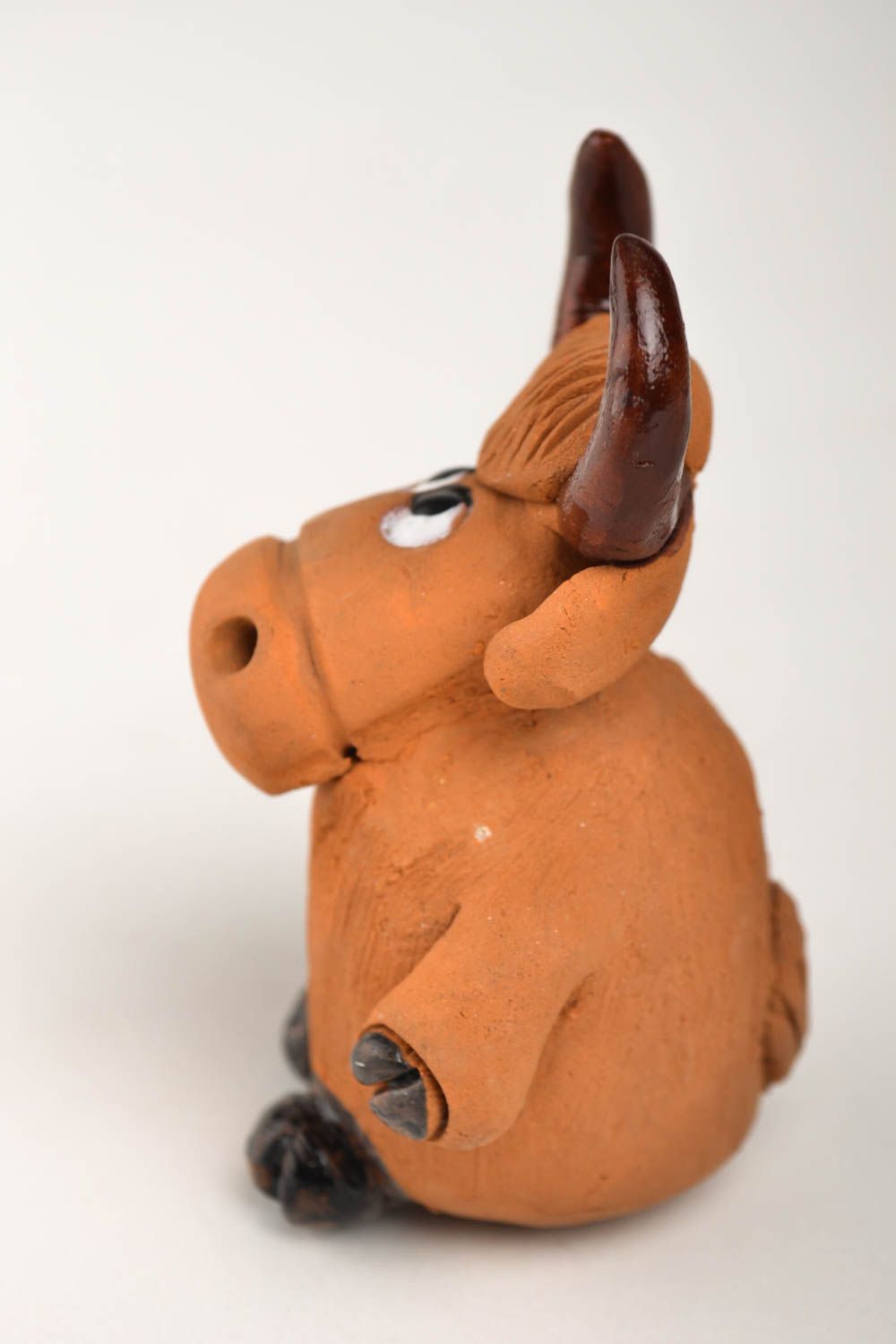 Statuetta mucca in argilla fatta a mano figurina decorativa in ceramica 
 foto 4