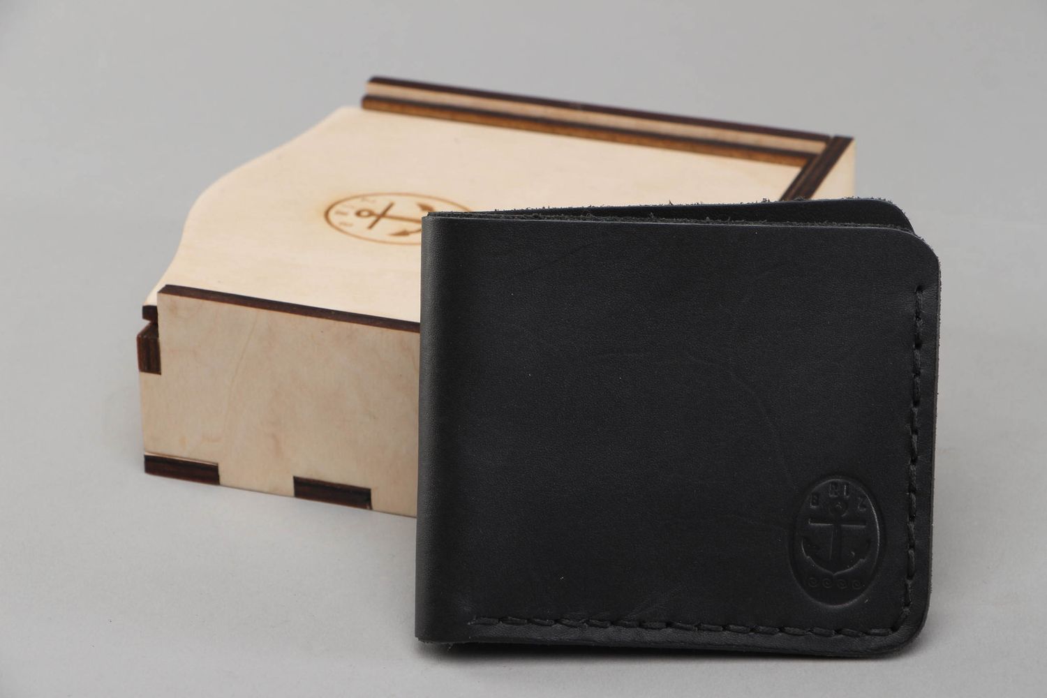 Genuine leather wallet of black color for men photo 3