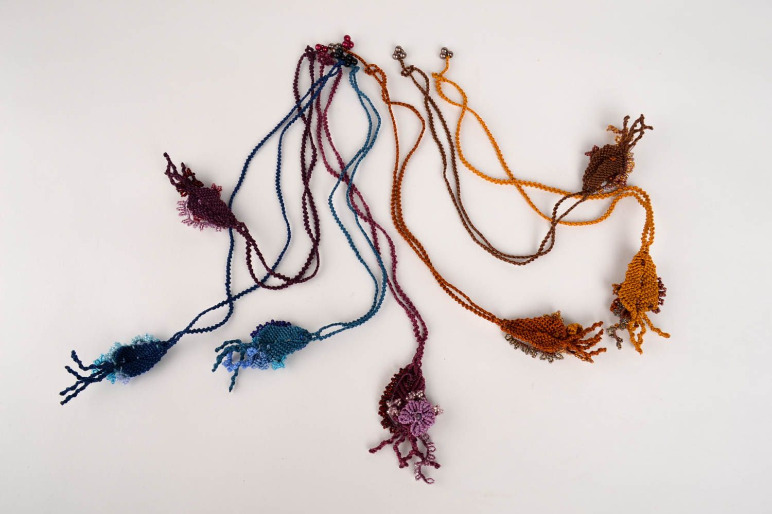 Hand-woven pendant stylish thread jewelry macrame bijouterie gift for women photo 3