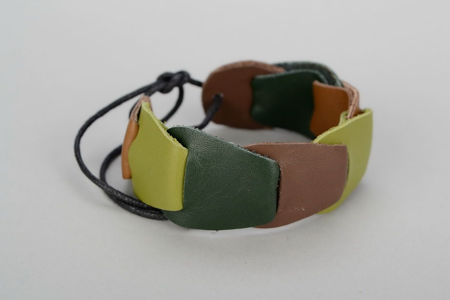 Grand bracelet en cuir vert et brun photo 4