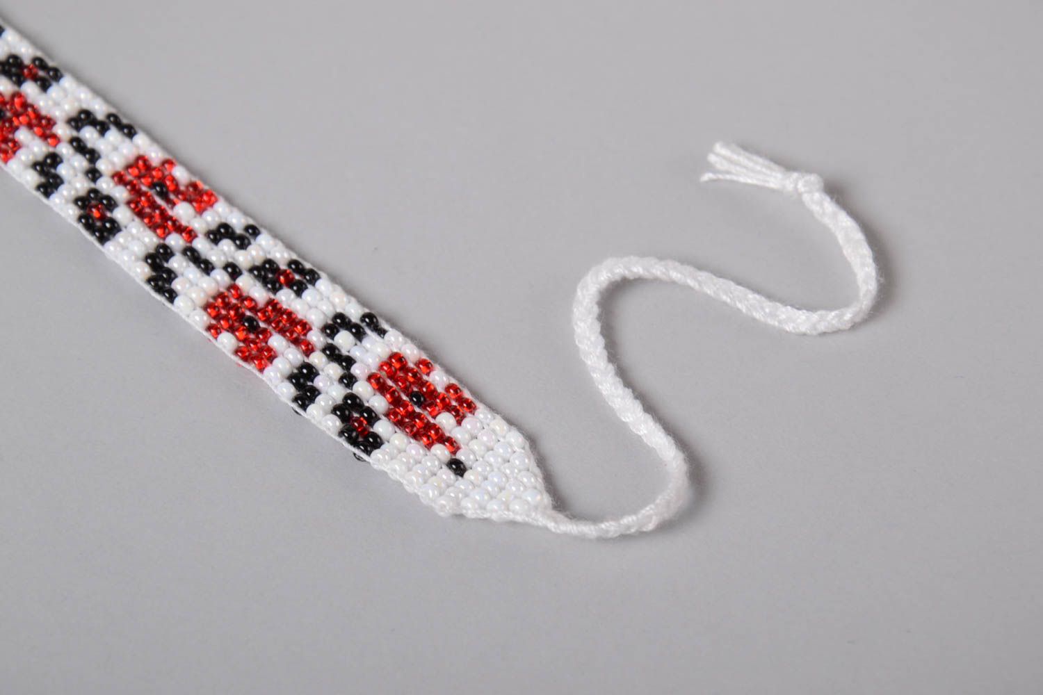 Bracelet en perles de rocaille fait main blanc rouge noir ethnique femme photo 5