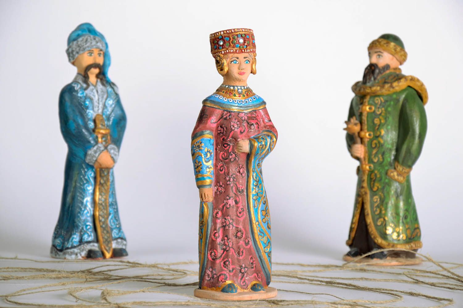 Estatueta decorativa artesanal de argila decoração do interior figuras de cerâmica Roksolana foto 1
