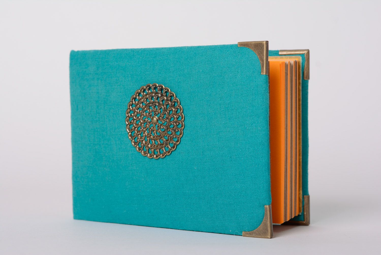 Handgemachtes schönes horizontales Notizbuch mit Stoffumschlag und Lesezeichen foto 1