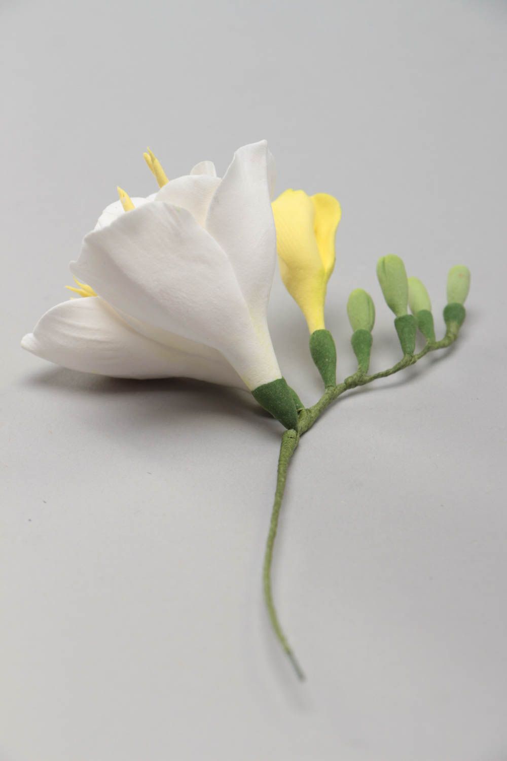 Fleur artificielle freesia blanc en pâte polymère japonaise faite main photo 3