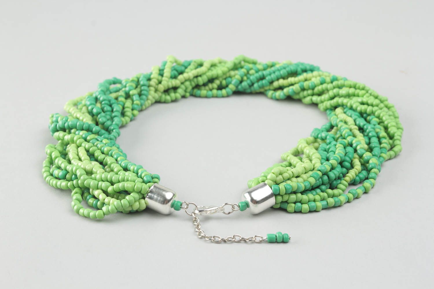 Handmade green beaded necklace  photo 3