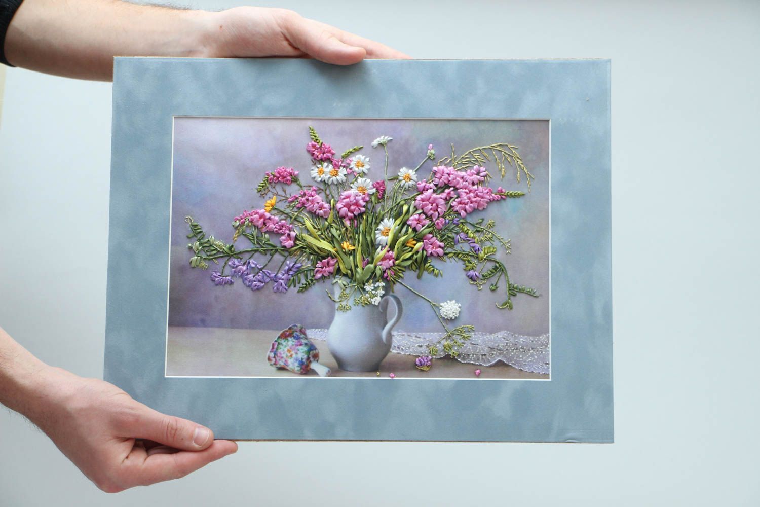 Картина с цветами из атласных лент  фото 4