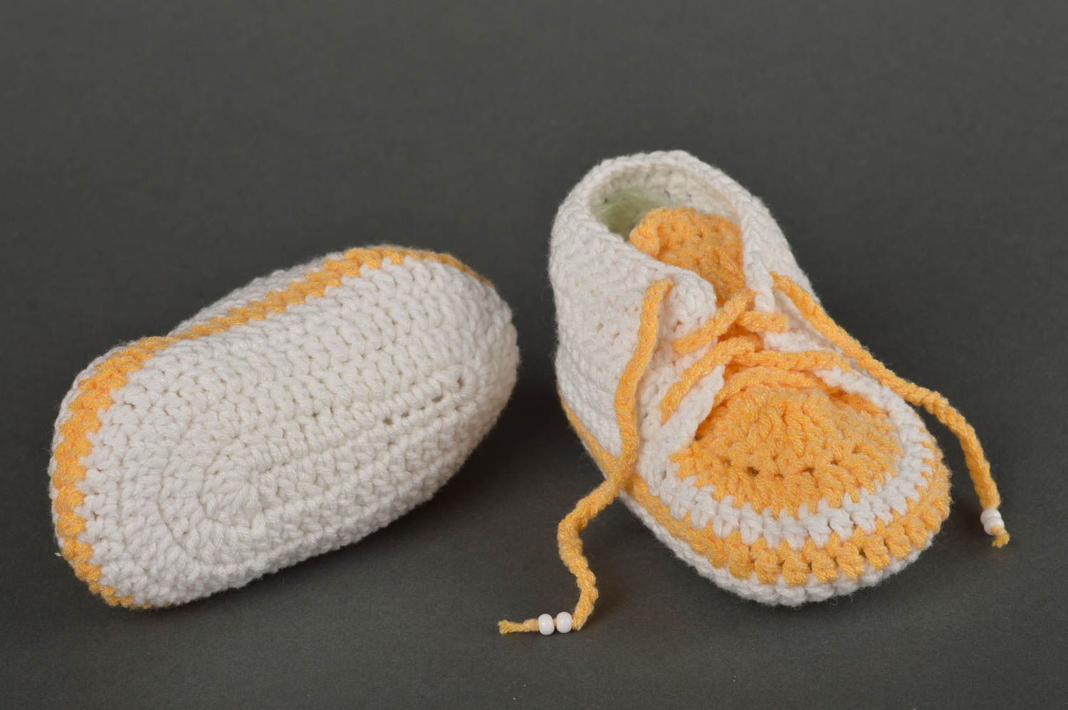 Handmade Neugeborenen Schuhe gelb weiße Babyschuhe Baby Häkelschuhe warm foto 2