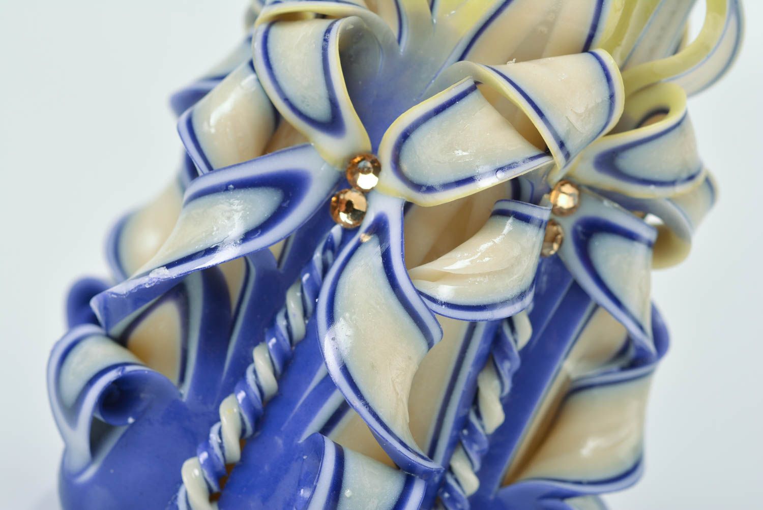 Vela de parafina tallada artesanal bonita azul amarilla foto 2