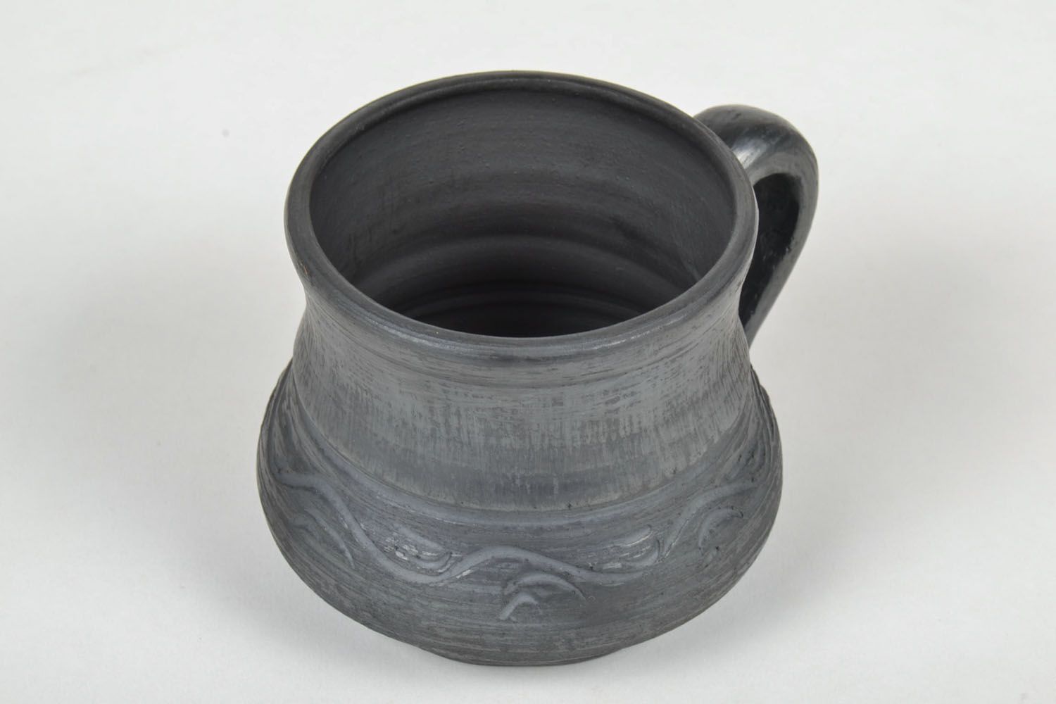 Black color natural clay coffee nug in ancient style shape with handle and no pattern photo 3