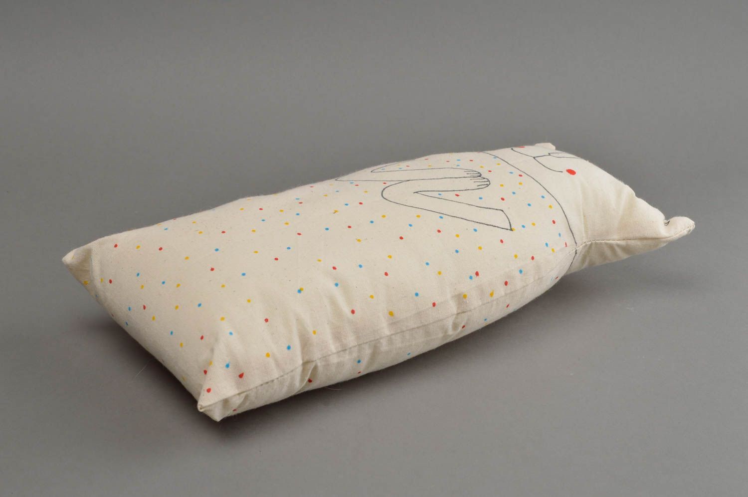 Хлопчатобумажная подушка в виде кота расписная белая красивая хэнд мэйд фото 4
