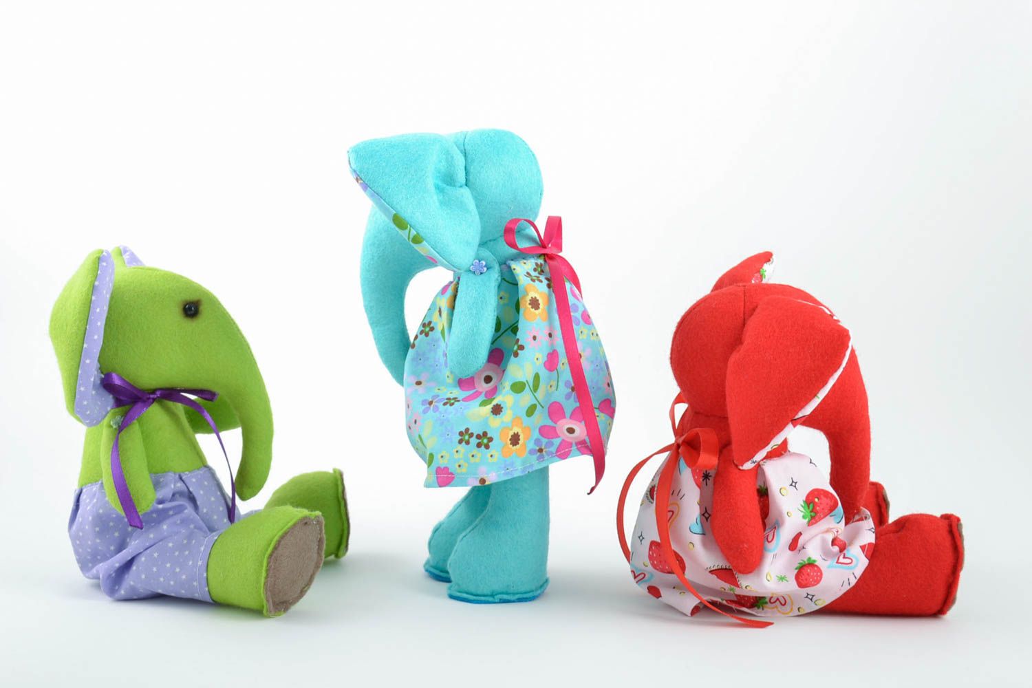 Мягкие игрушки ручной работы слоники из фетра набор 3 штуки разных цветов фото 3