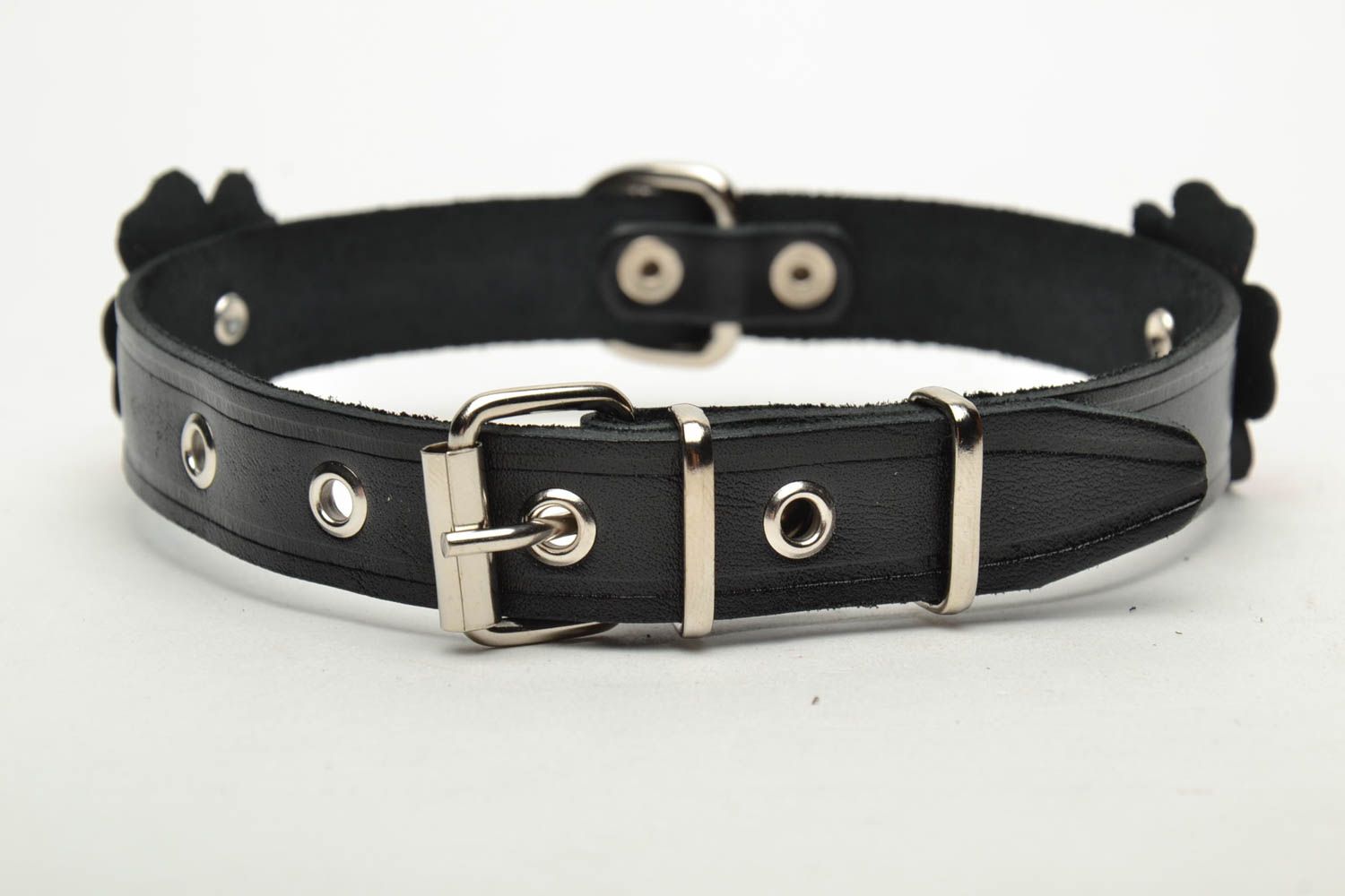 Black leather dog collar photo 2