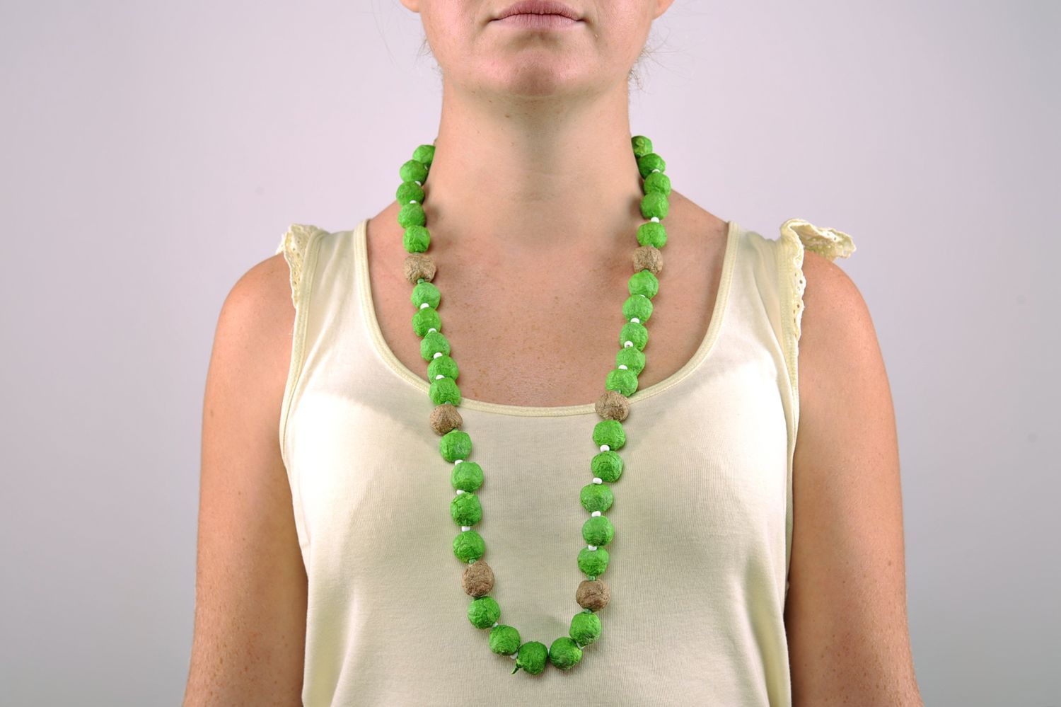 Green Beaded Necklace Made of Paper photo 4
