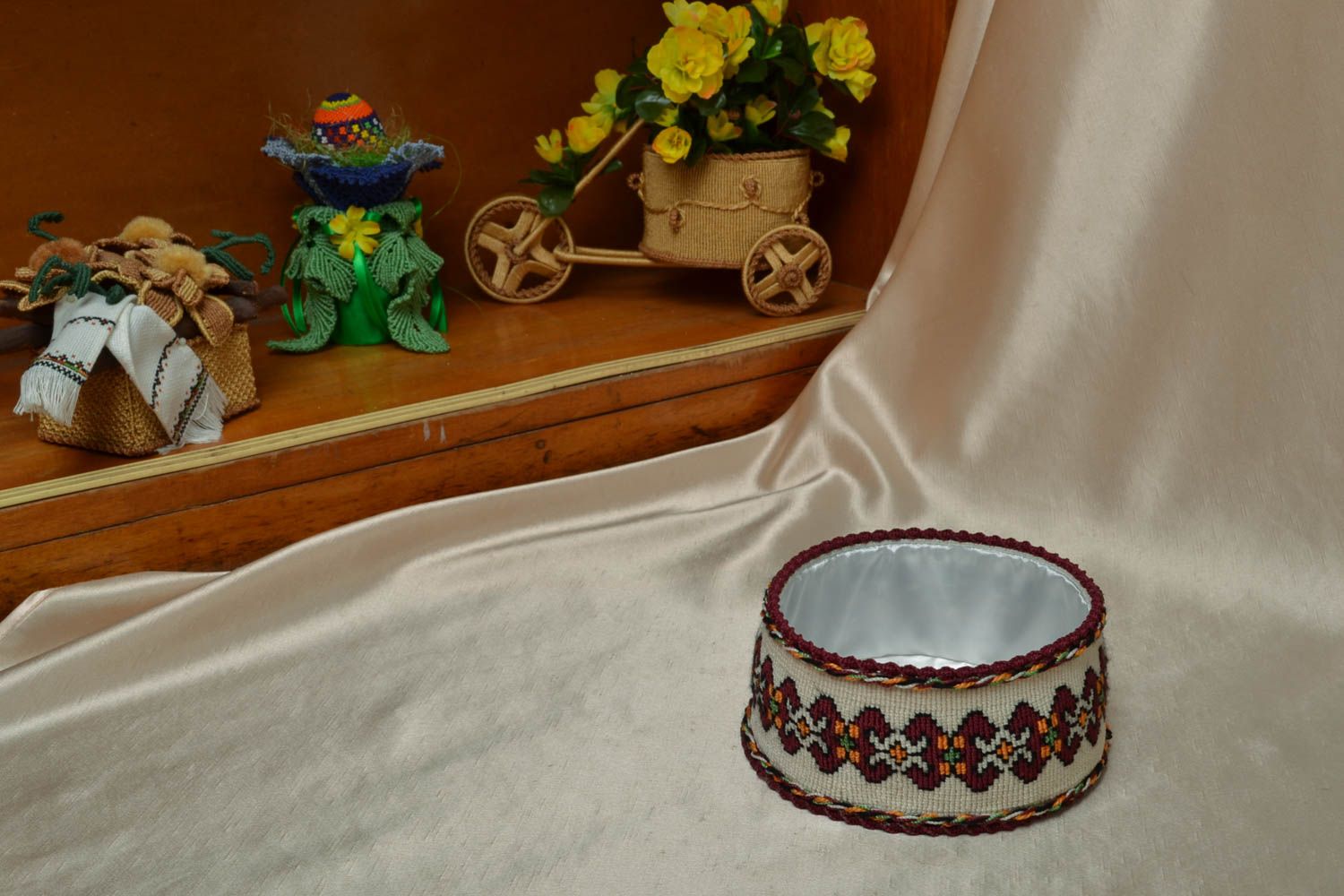 Round fabric jewelry box photo 1
