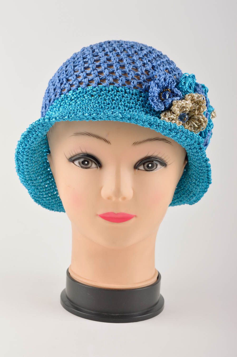 Handmade gehäkelter Hut Designer Accessoire Hut mit Blumen für Damen blau foto 3