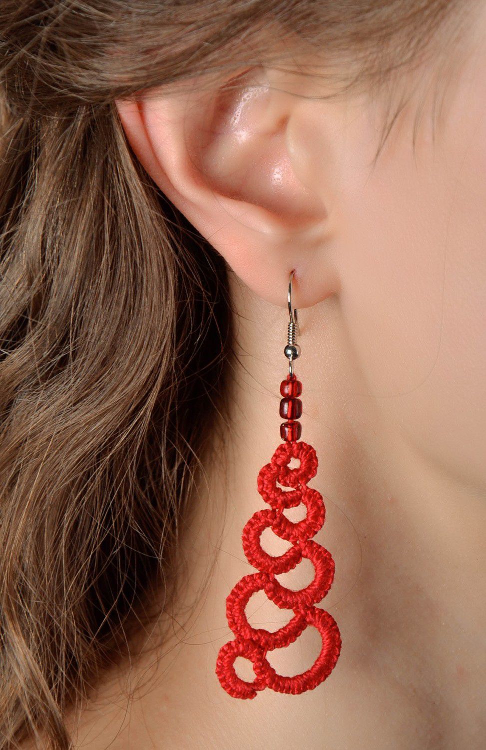 Scarlet earrings made from woven lace photo 4