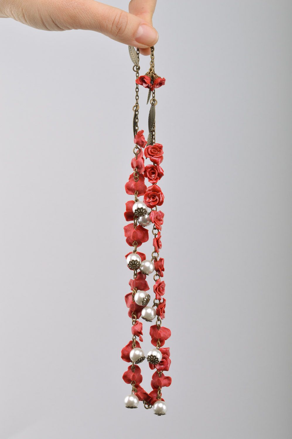 Collier en pâte polymère avec roses et perles fantaisie original fait main photo 1