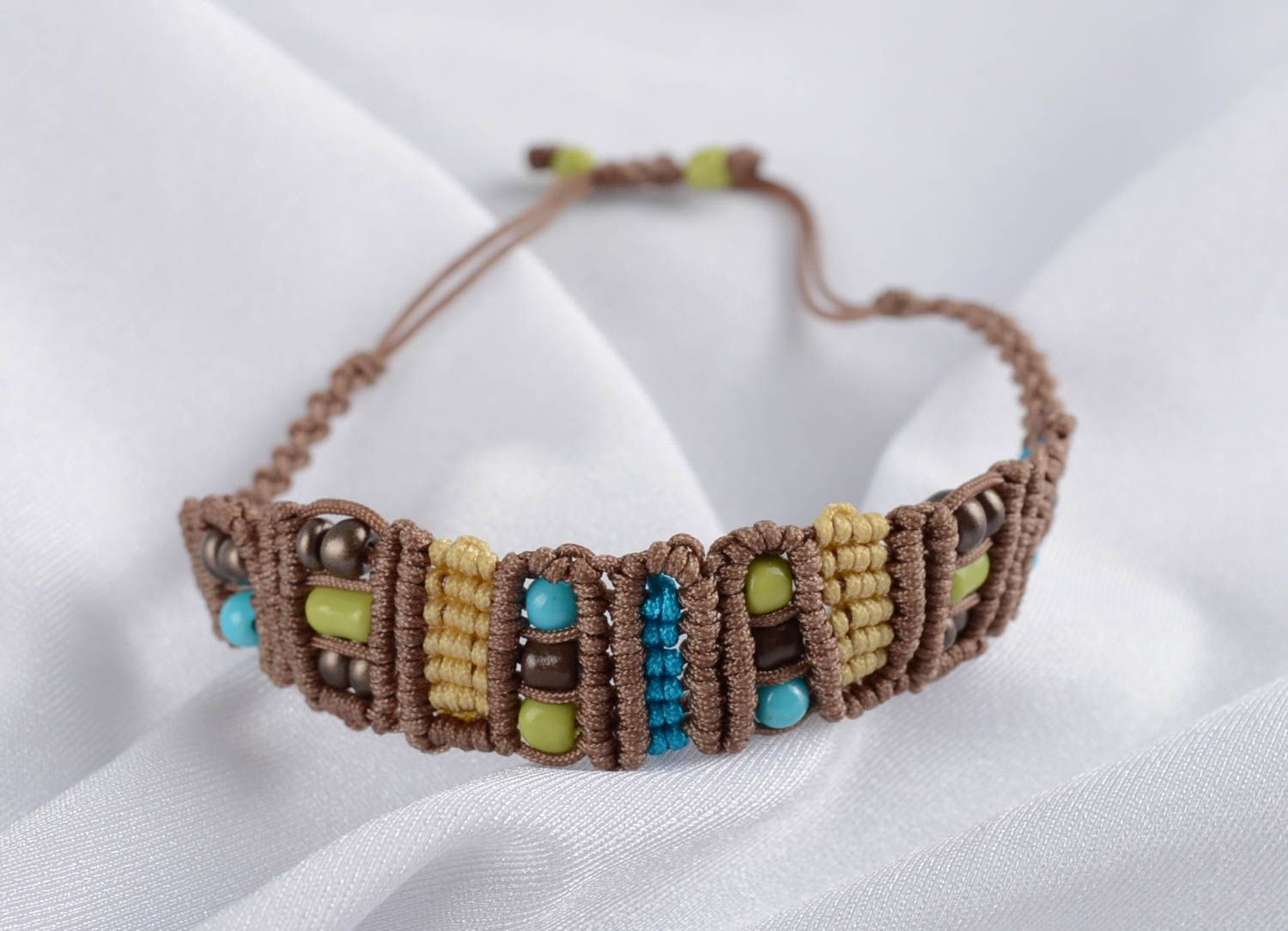 Bracelet textile Bijou fait main marron avec perles de rocaille Accessoire femme photo 1