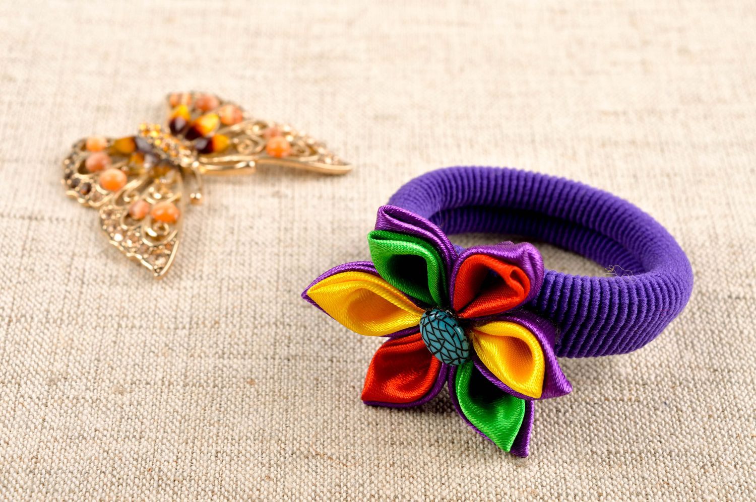 Stylish handmade scrunchie hair tie beautiful scrunchy flowers in hair photo 1
