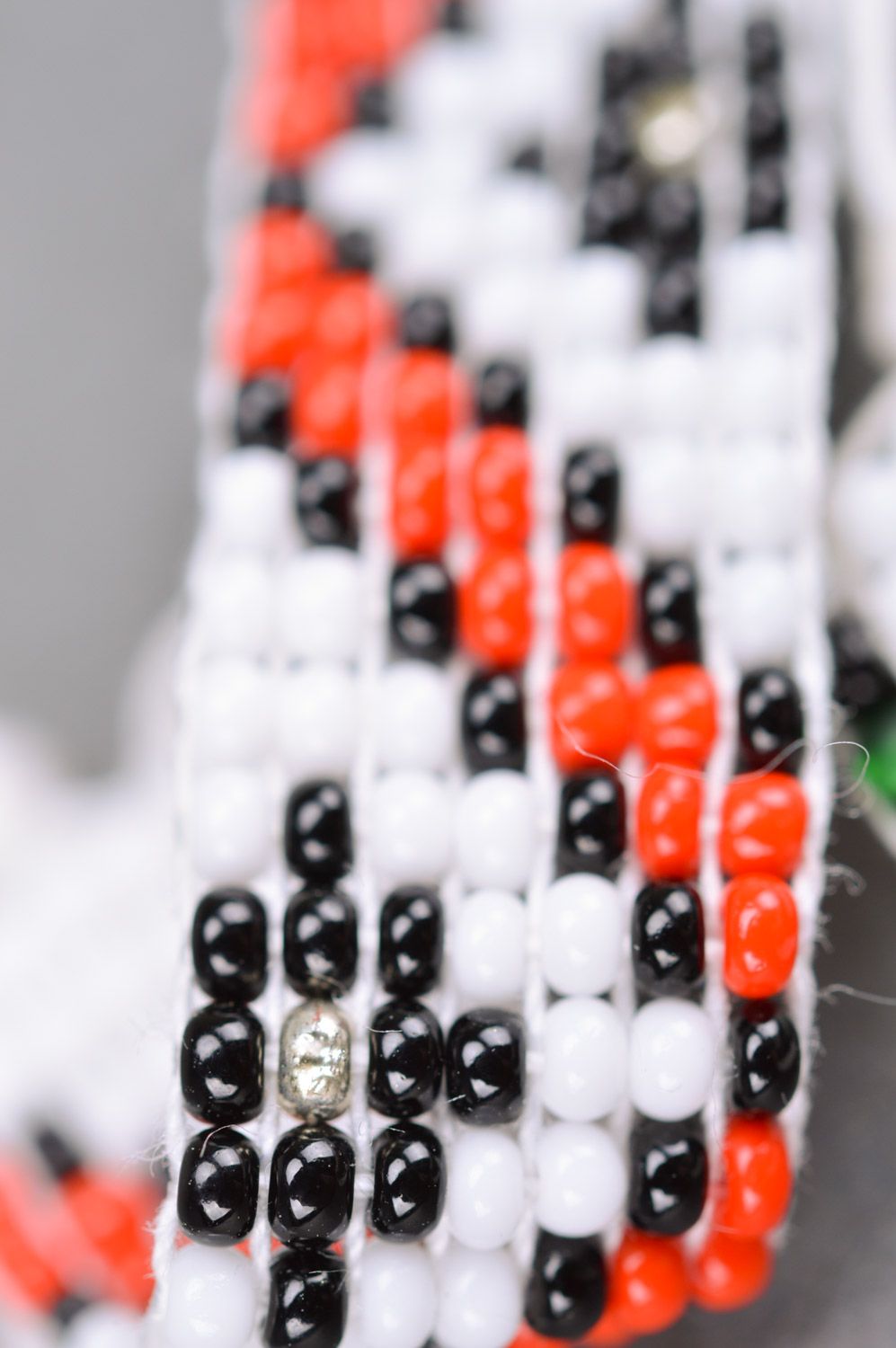 Bracelet fait main large de perles de rocaille beau avec ornement accessoire photo 4