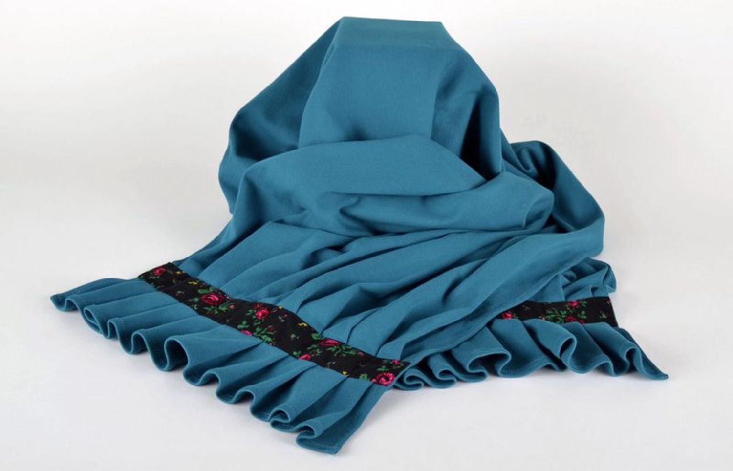 Trikotage-Schal in Blau, mit Leineinsätzen foto 3